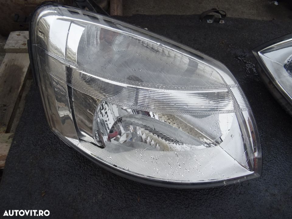 Far dreapta Citroen Berlingo din 2012 volan pe stanga - 1