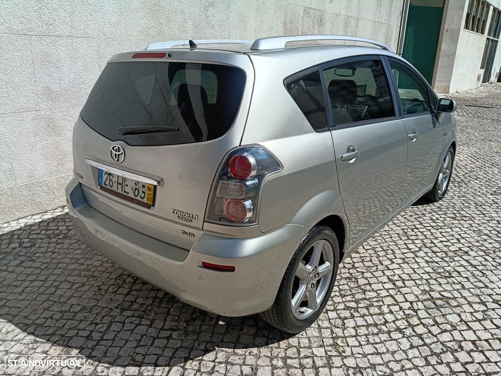 Toyota Corolla Verso 2.2 D-4D Sol - 4