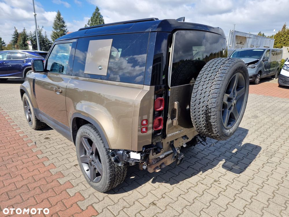Land Rover Defender - 4