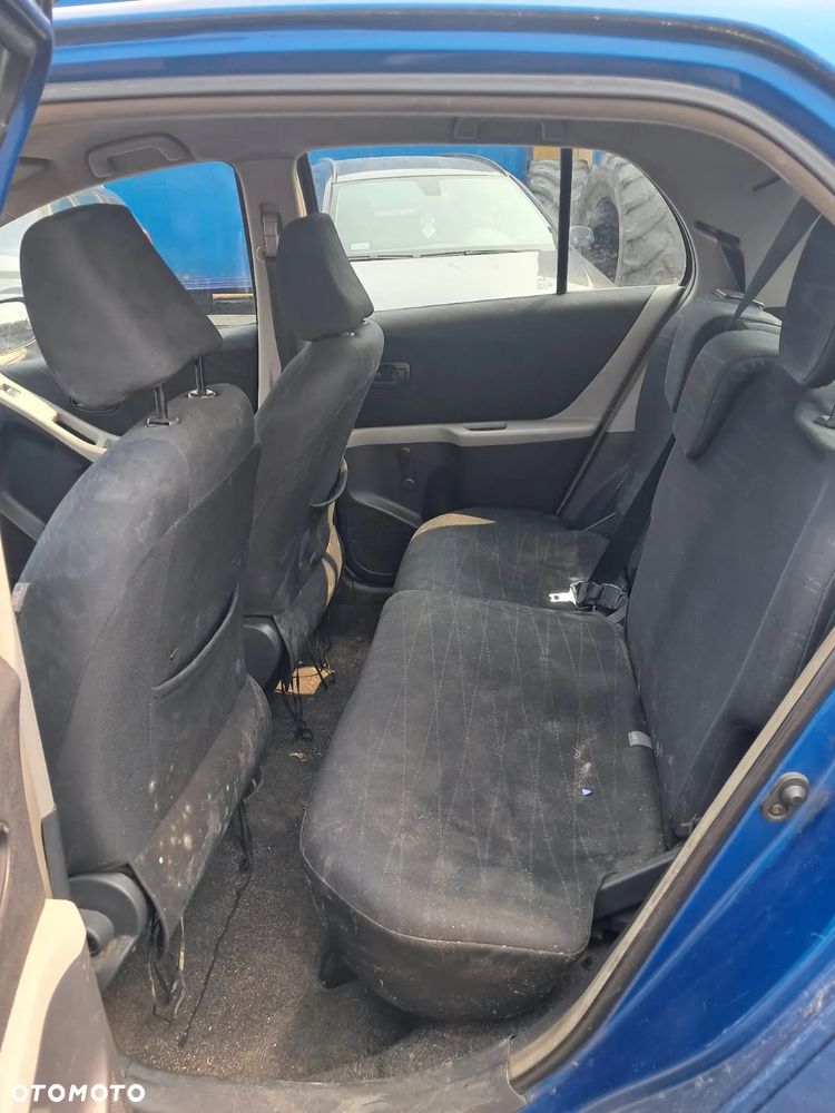 DAWCA CZĘŚCI TOYOTA YARIS II 2005 HB 1.4 D4D (1ND-TV) KOD LAK: 8T0 - 8