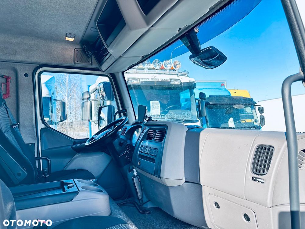 DAF LF 280 / CHŁODNIA  / DMC 16000kg - 19