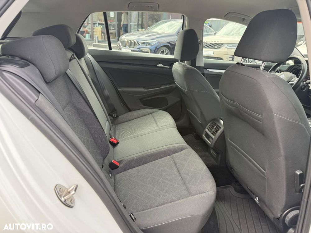 Volkswagen Golf 1.5 eTSI ACT DSG MHEV Style - 27