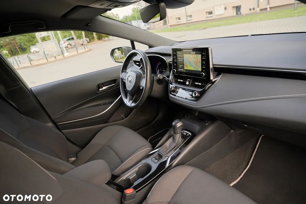 Toyota Corolla 1.8 Hybrid Comfort - 32