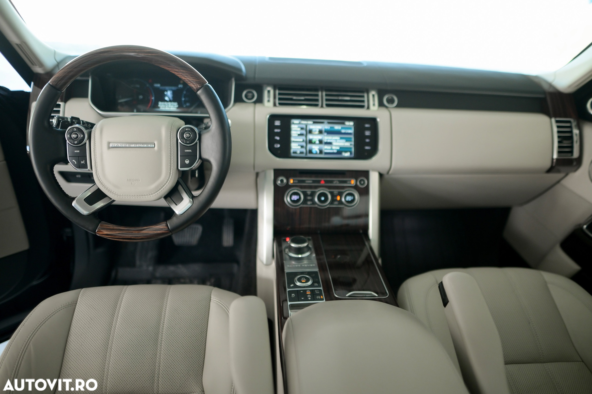 Land Rover Range Rover Vogue - 11
