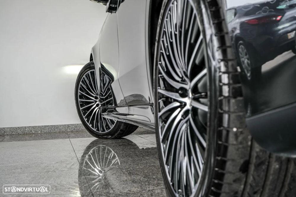 Mercedes-Benz E 220 d 9G-TRONIC AMG Line NIGHT Edition - 3