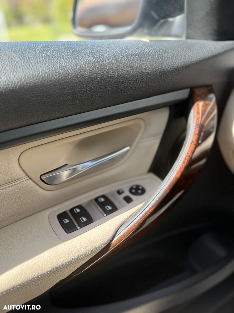 BMW Seria 3 318d xDrive Advantage - 17