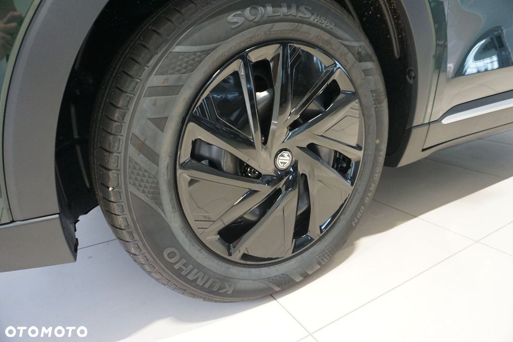 MG ZS - 11