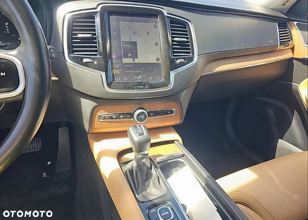 Volvo XC 90 - 12