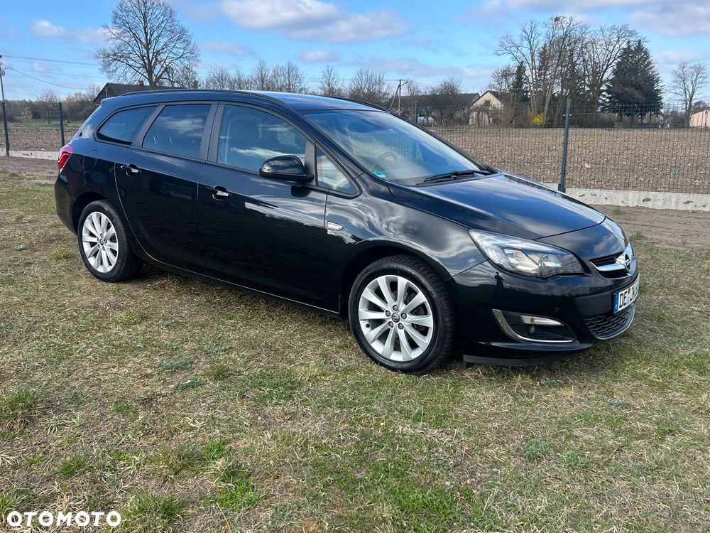Opel Astra 1.4 Turbo 150 Jahre - 11