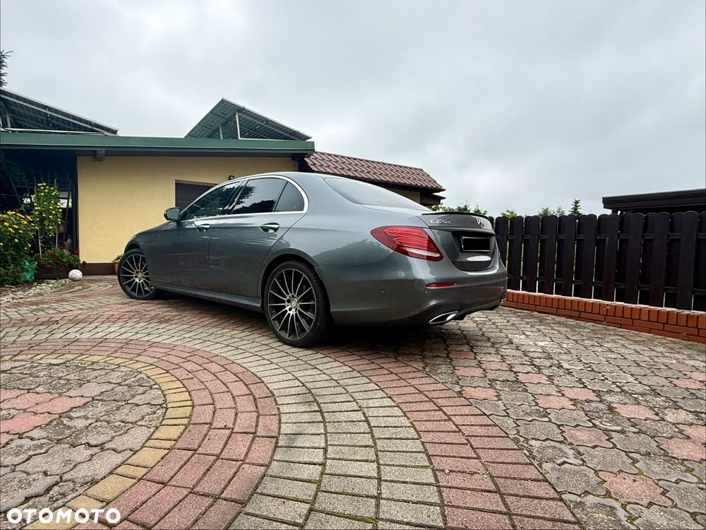 Mercedes-Benz Klasa E 220 d 9G-TRONIC - 17