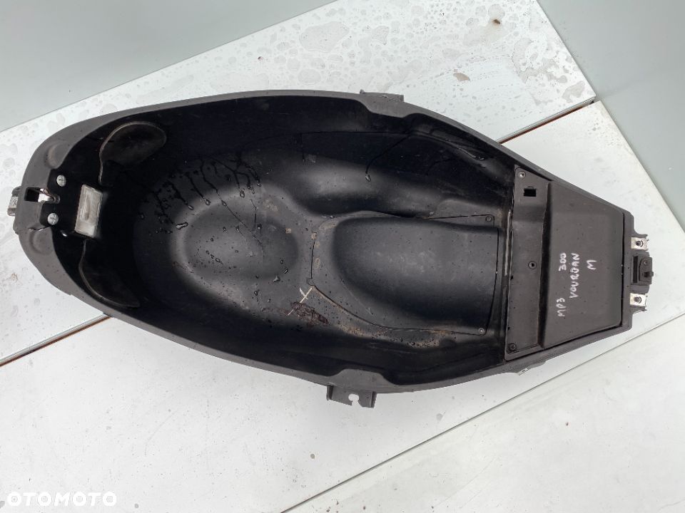 Wypełnienie schowek Piaggio MP3 Yourban 300 - 2