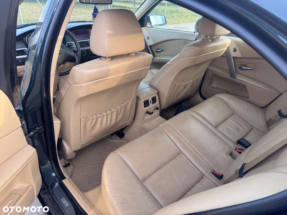 BMW Seria 5 523i - 9