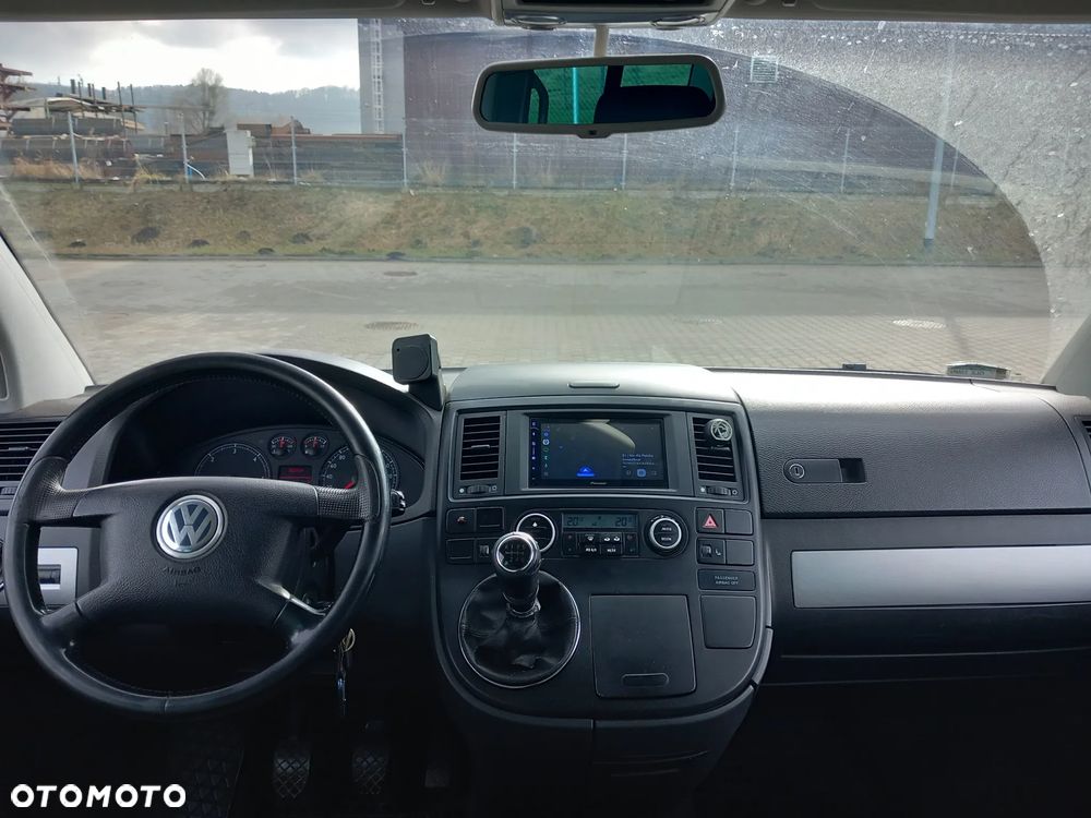 Volkswagen Multivan - 29