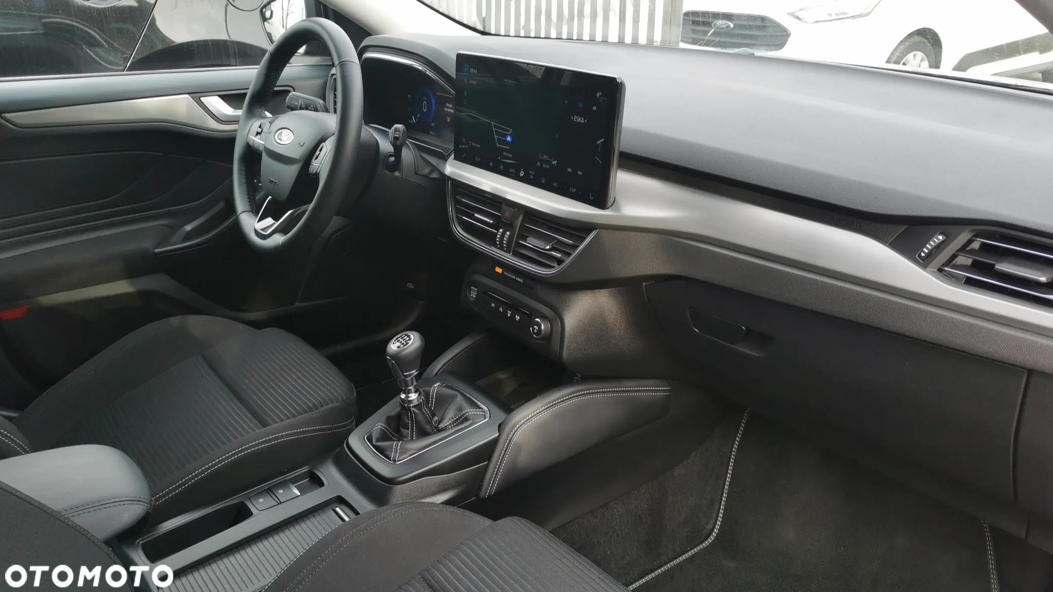 Ford Focus 1.0 EcoBoost Titanium X - 27