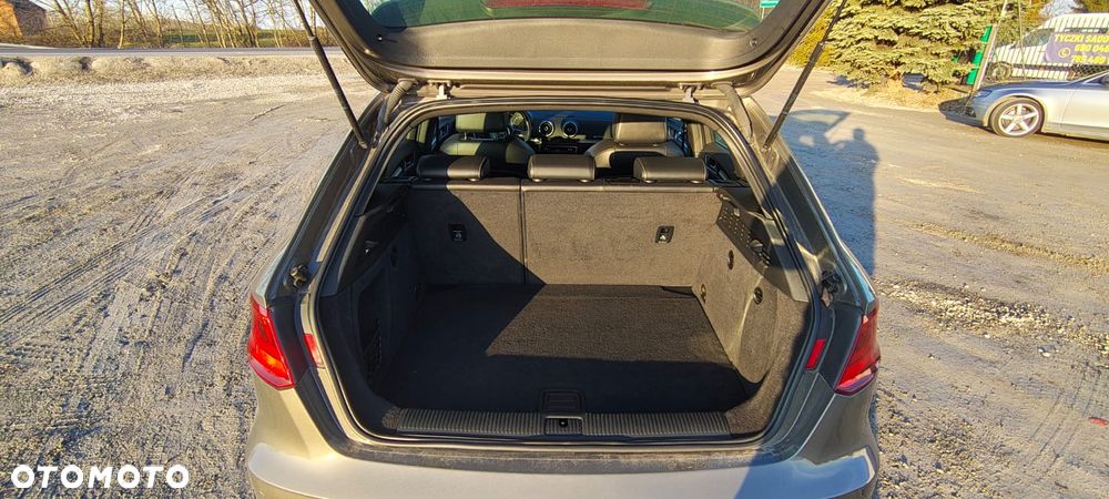 Audi A3 Sportback 2.0 TDI (clean diesel) quattro S tronic S line Sportpaket - 8