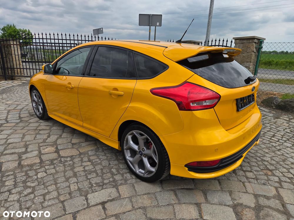 Ford Focus 2.0 TDCi ST - 13