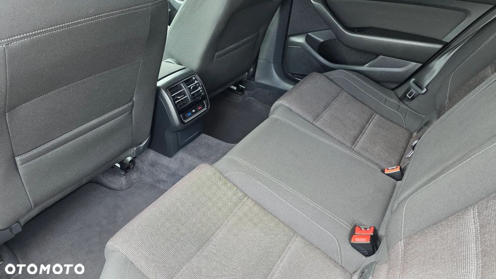 Volkswagen Passat 2.0 TDI BMT Comfortline - 12