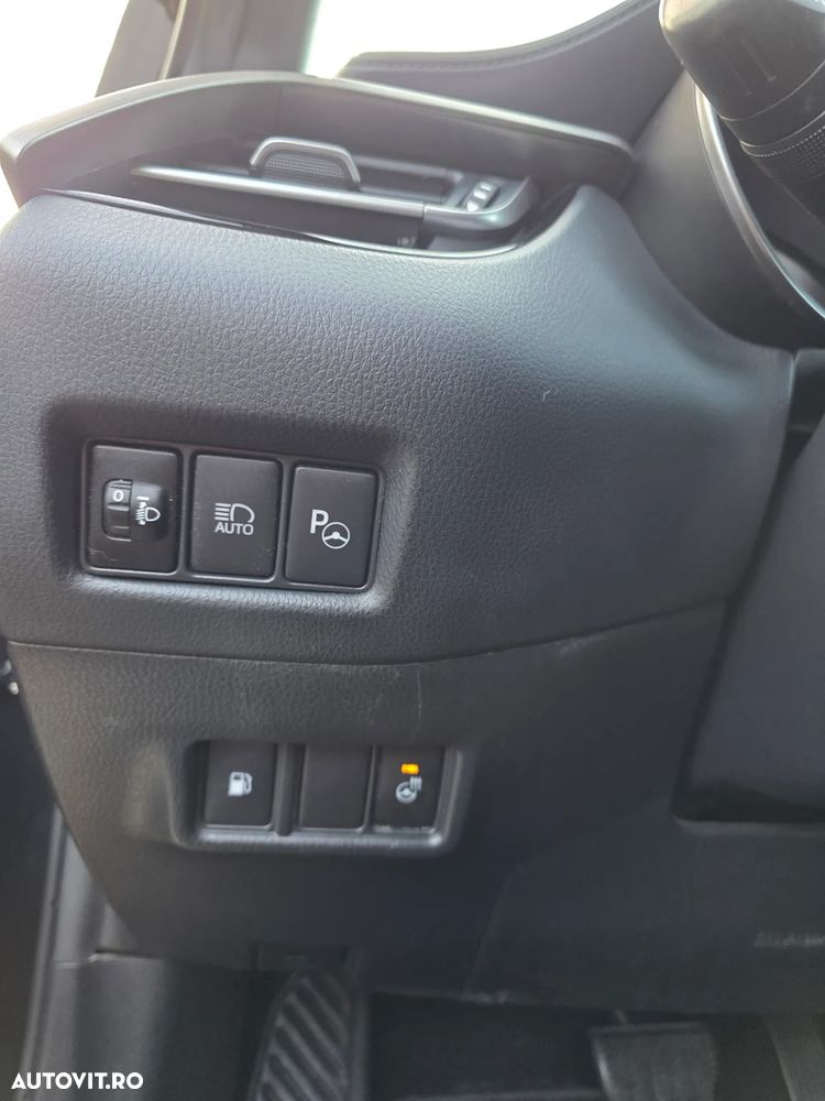 Toyota C-HR Hybrid Club - 16