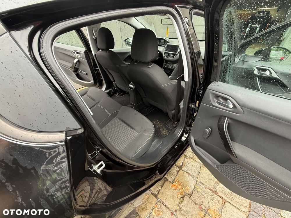 Peugeot 208 - 7