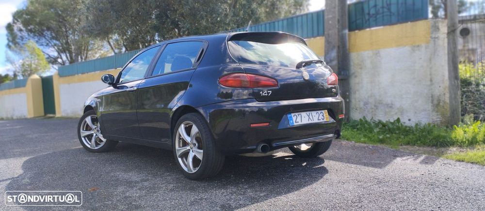 Alfa Romeo 147 1.9 JTD 16V M-Jet DPF Q2 - 4