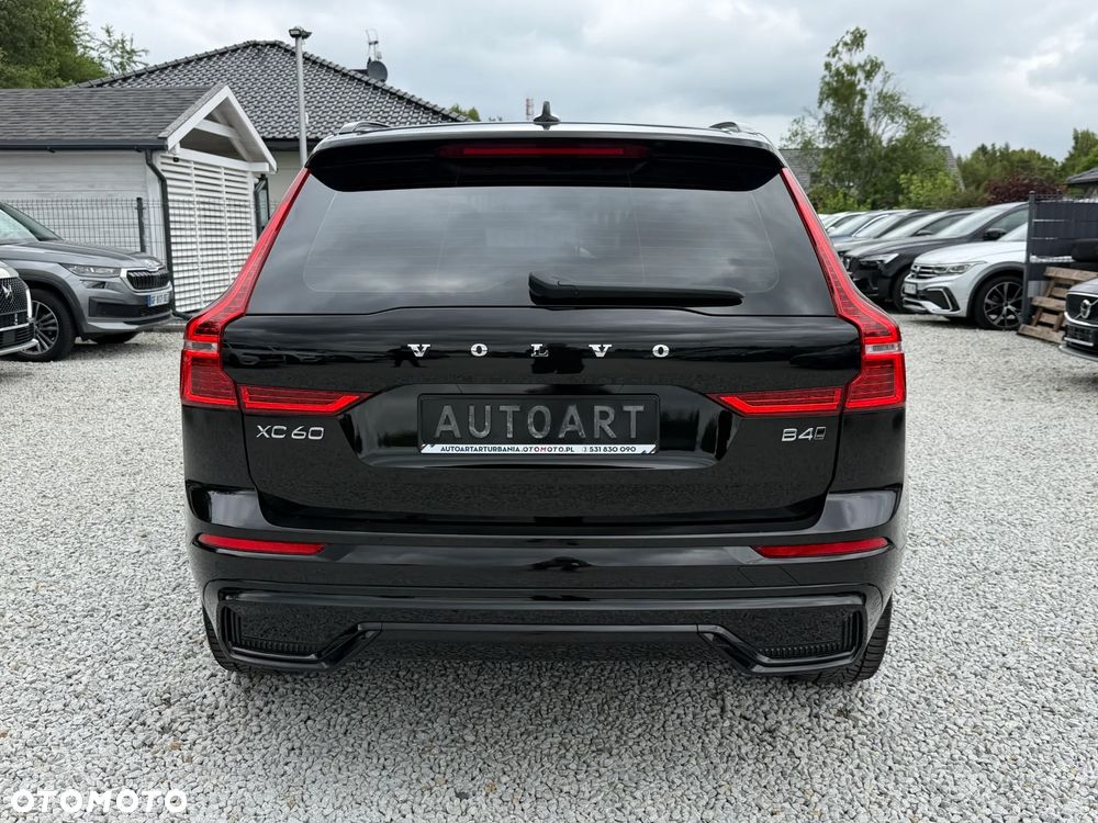 Volvo XC 60 B4 D AWD Ultimate Dark - 11