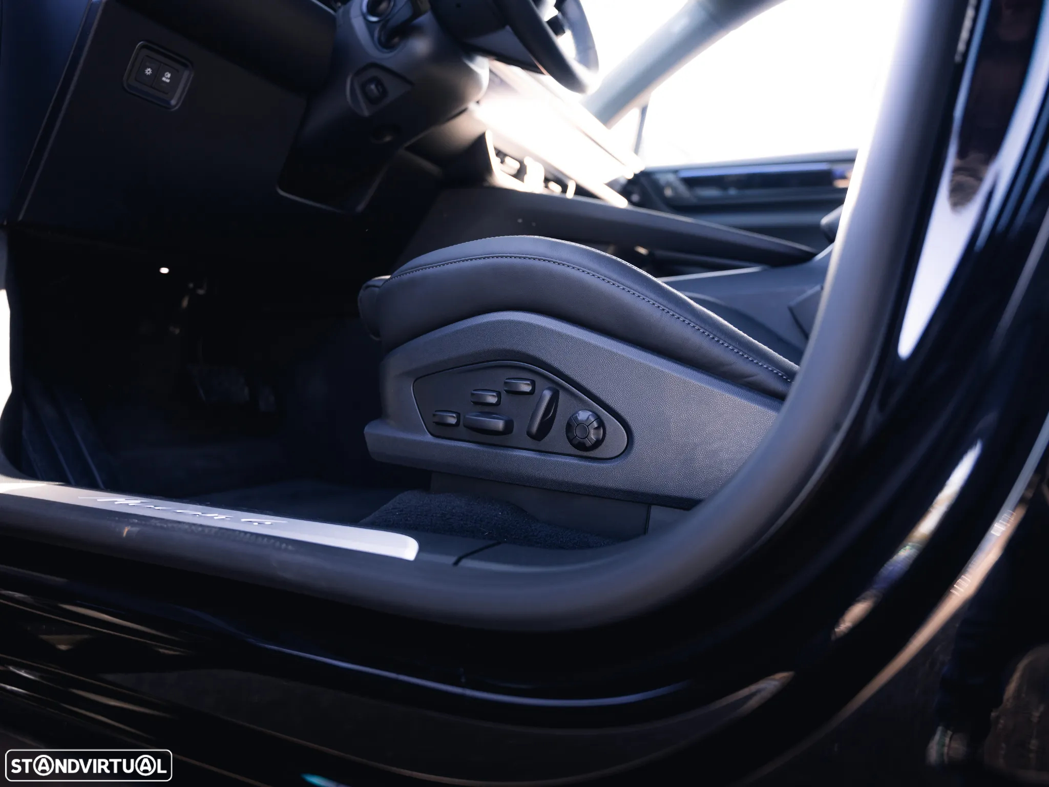 Porsche Macan Electric 4 - 24