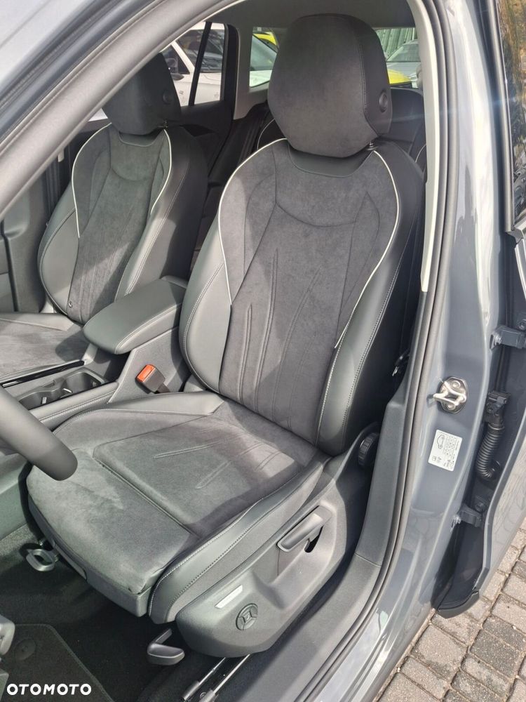 Volkswagen Tiguan - 12