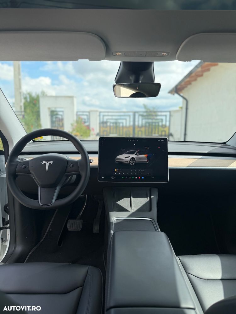TESLA Model Y 2023 — imagine 8