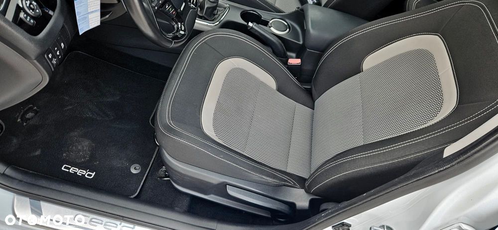 Kia Ceed 1.6 GDI Platinum Edition - 8