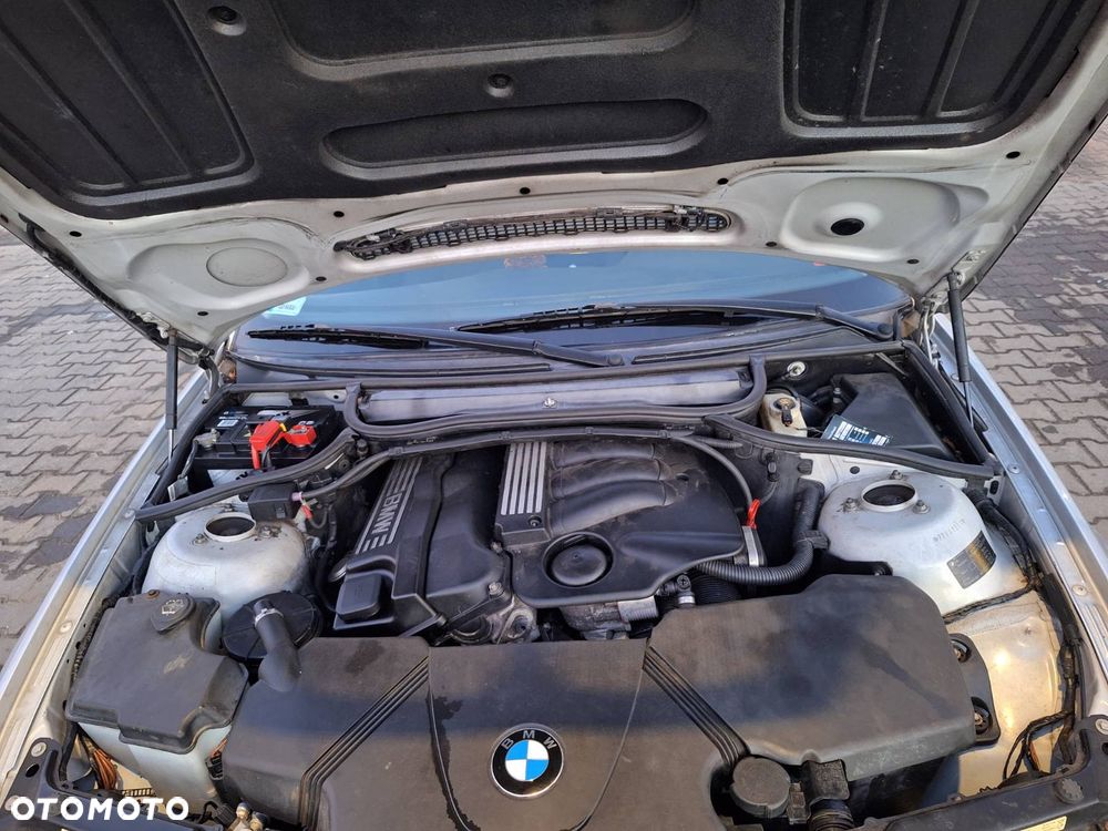 BMW Seria 3 318i - 12