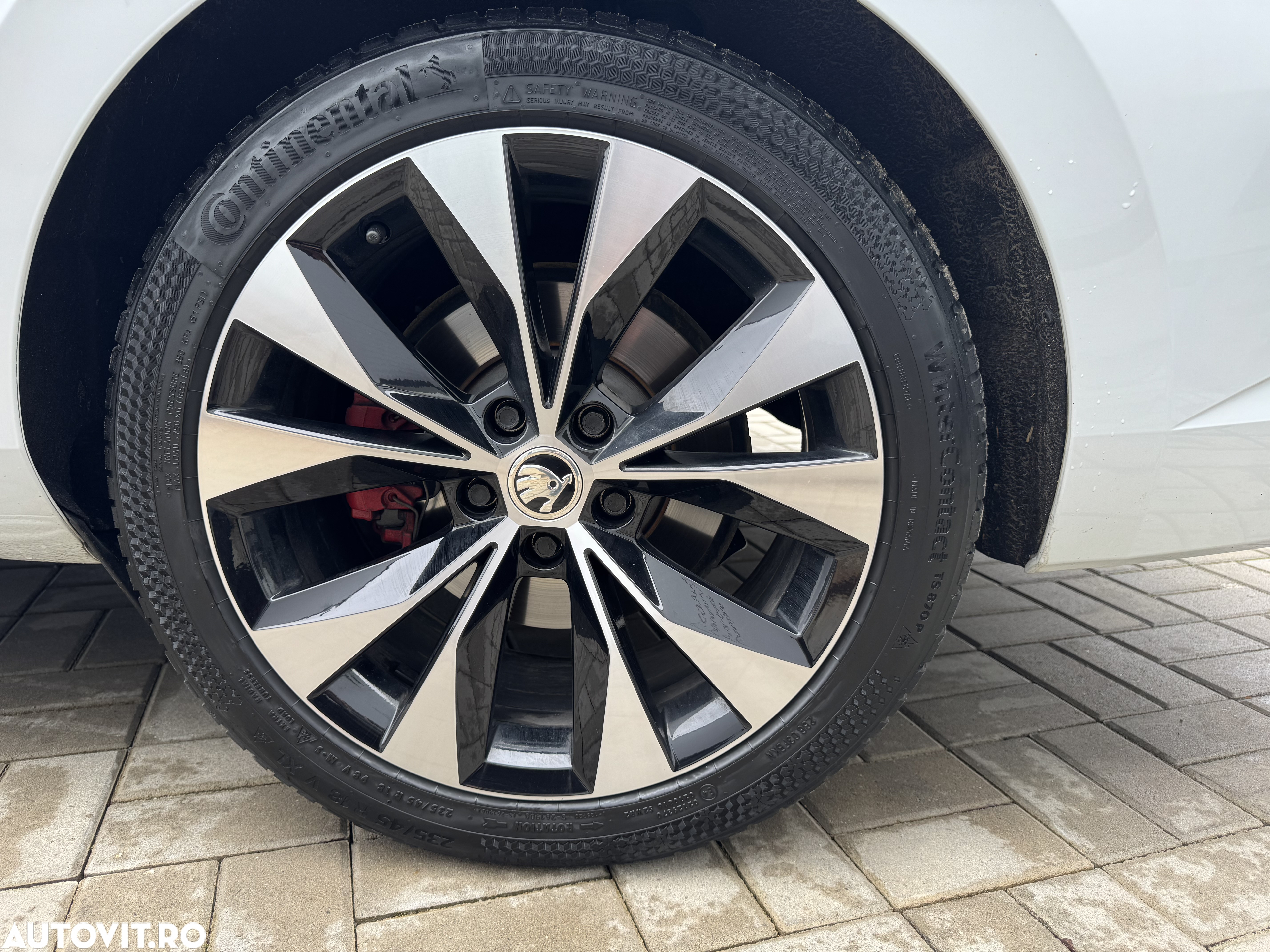 Skoda Superb 2.0 TDI DSG Sportline - 30