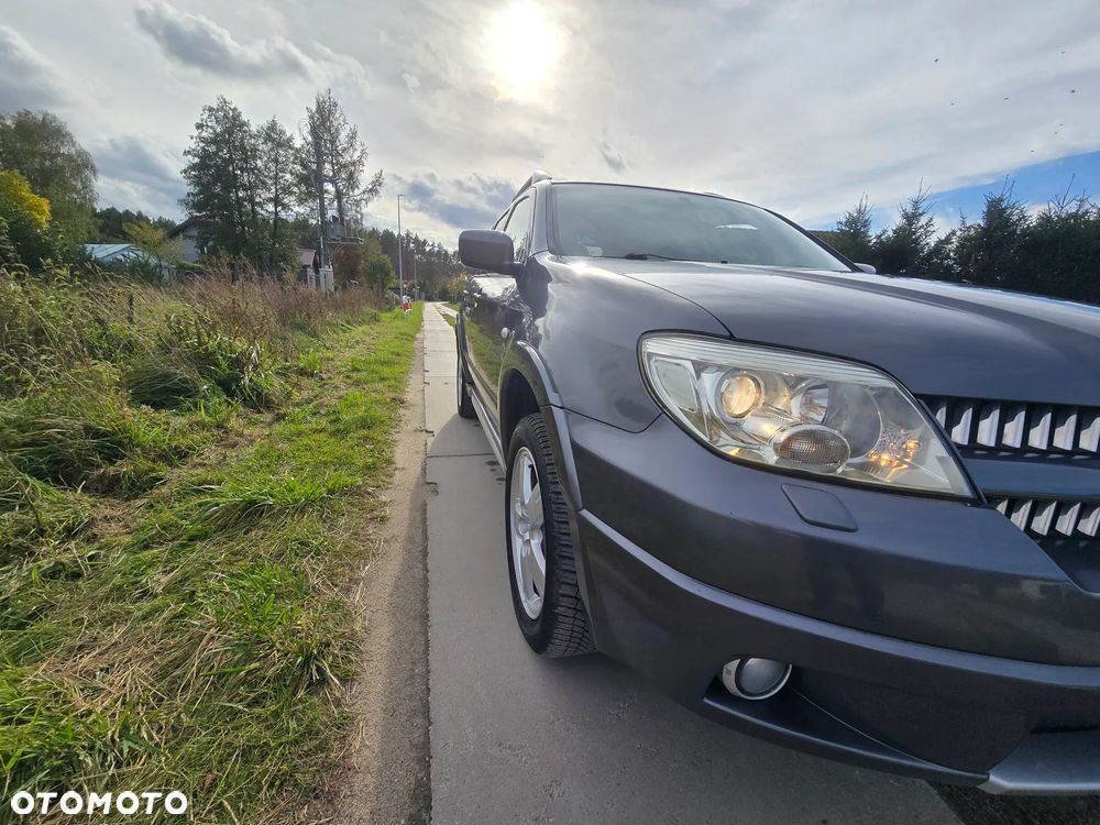 Mitsubishi Outlander - 26