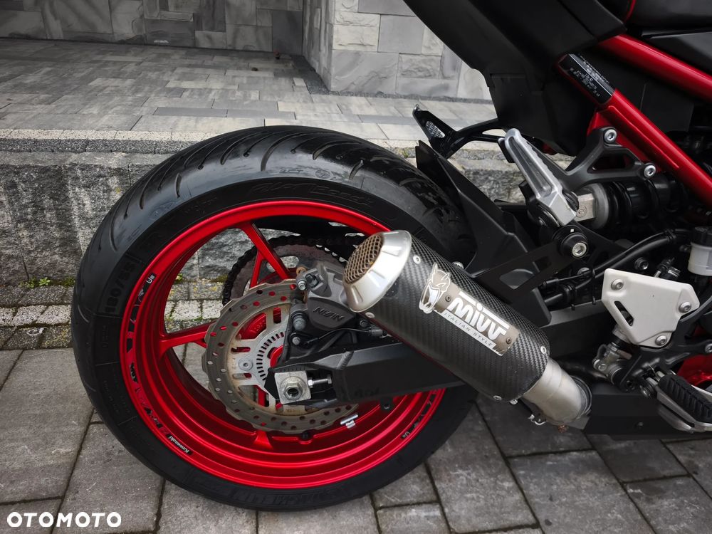 Kawasaki Z 900 - 12