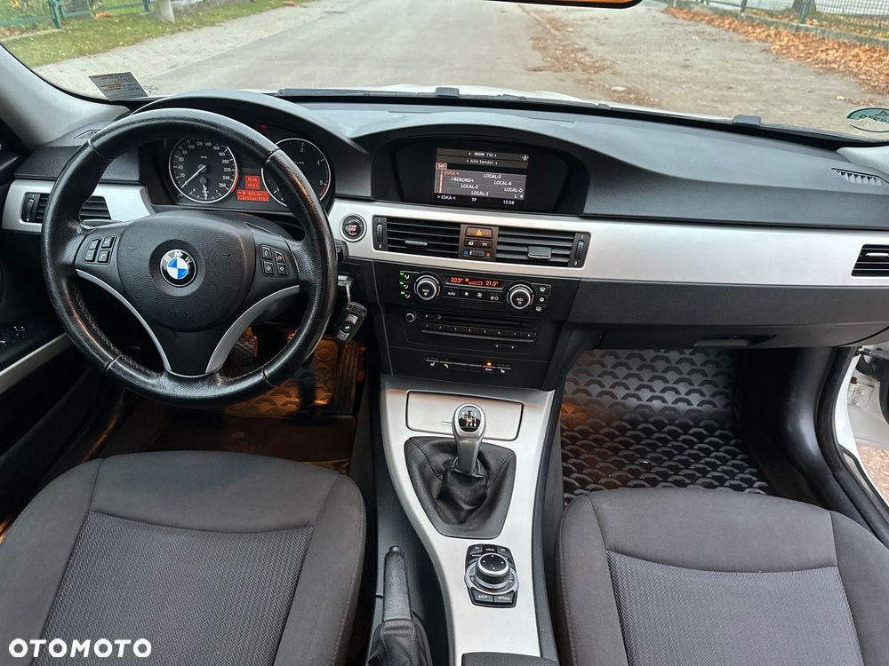 BMW Seria 3 320d - 27
