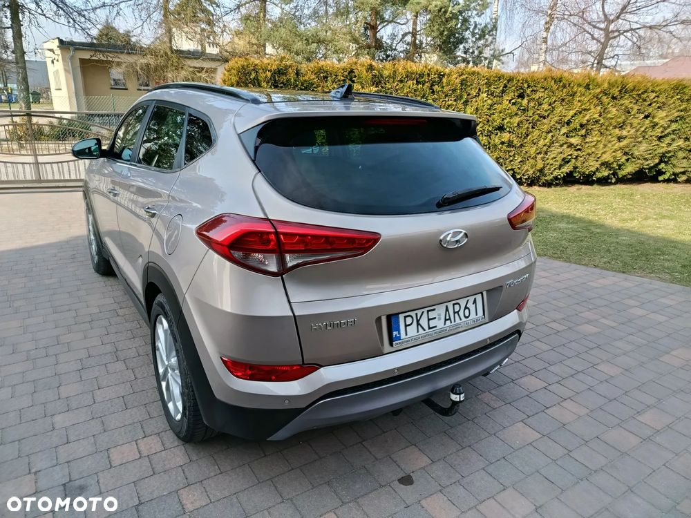 Hyundai Tucson 2.0 CRDI BlueDrive Style 2WD - 11