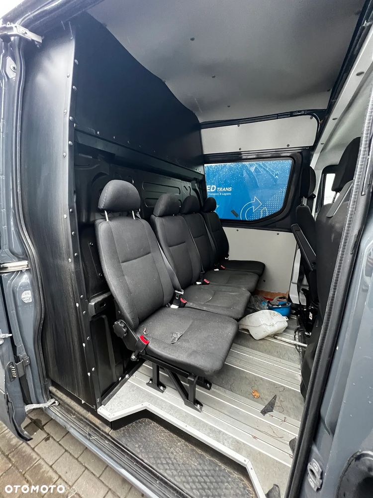 Iveco Daily 35s18 7 osobowy L4H3 - 14