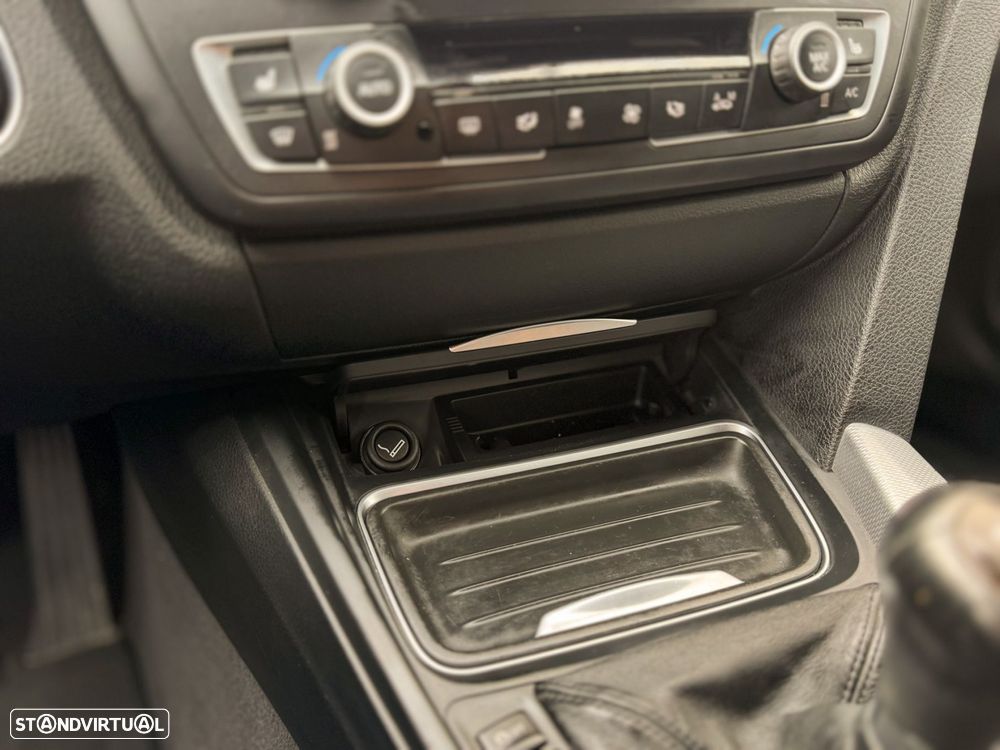 BMW 320 d Touring Pack M - 38