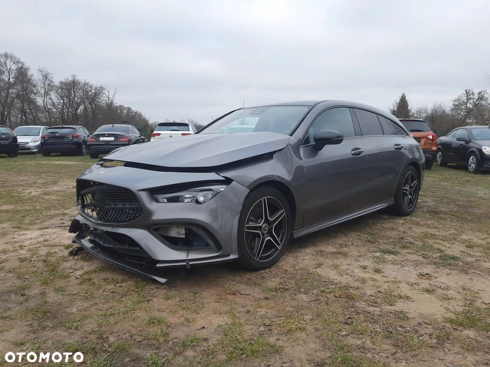 Mercedes-Benz CLA 200 AMG Line - 1