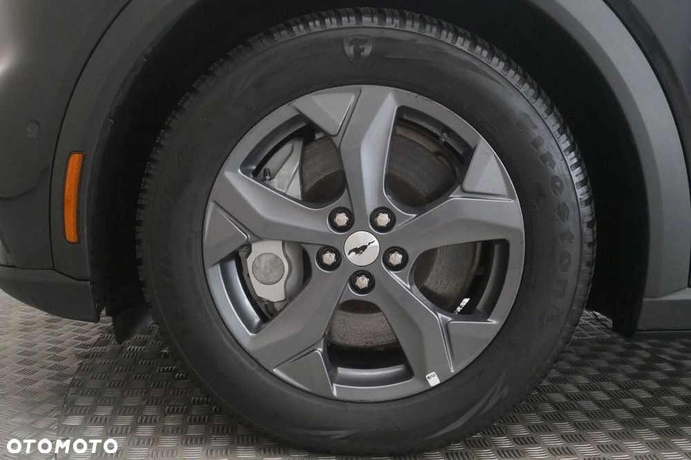 Ford Mustang Mach-E - 14