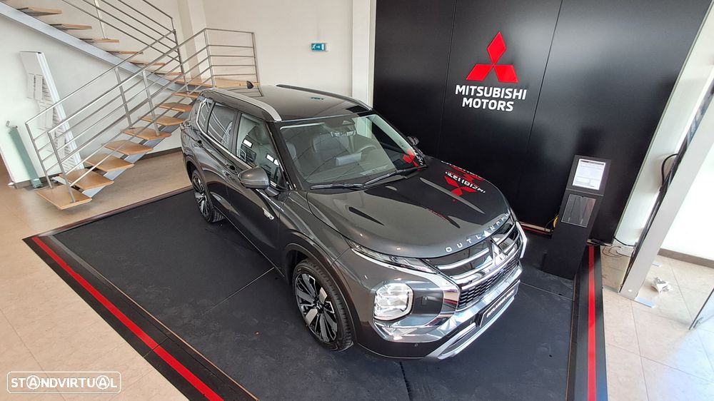 Mitsubishi Outlander 2.4 PHEV Sensei - 3