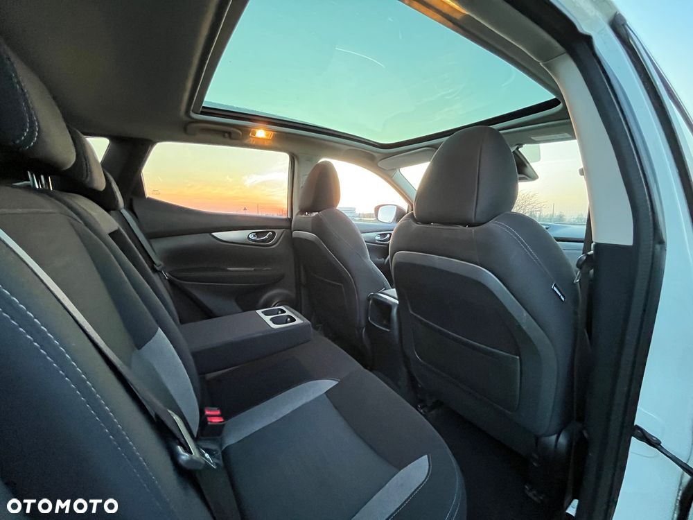 Nissan Qashqai 1.6 DIG-T N-Connecta - 16