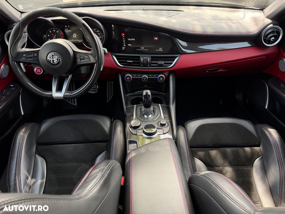 Alfa Romeo Giulia 2.9 V6 Bi-Turbo AT8 Quadrifoglio - 10