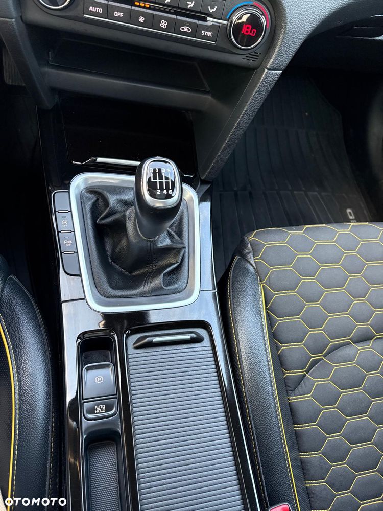 Kia XCeed 1.4 T-GDI L - 38