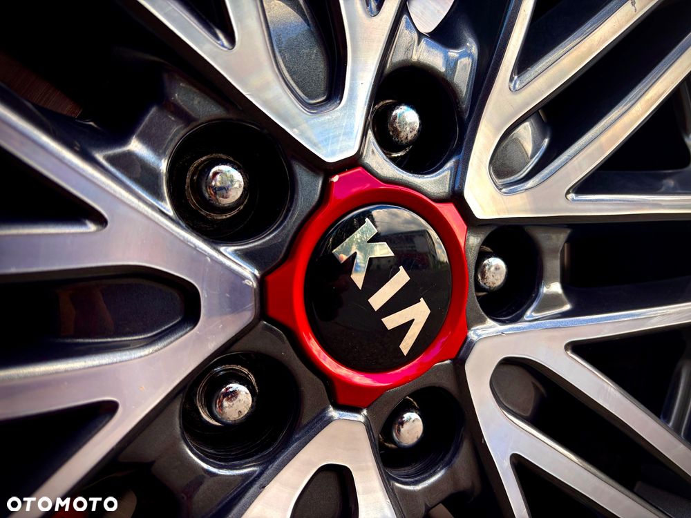 Kia ProCeed 1.6 T-GDI GT DCT - 27