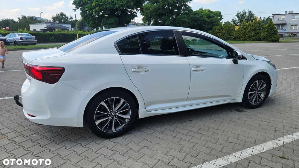 Toyota Avensis 1.8 Prestige MS - 9