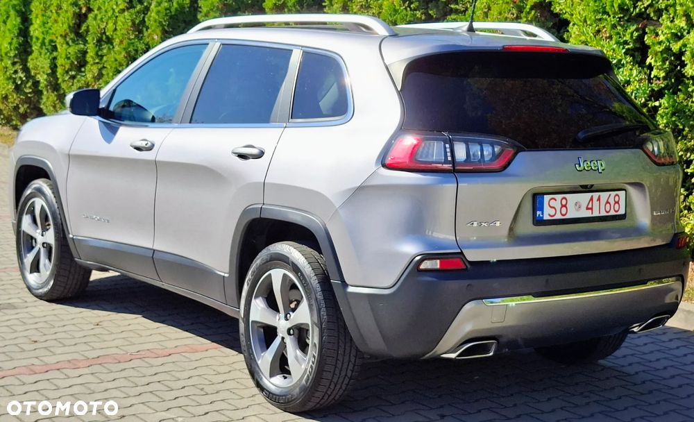 Jeep Cherokee - 24