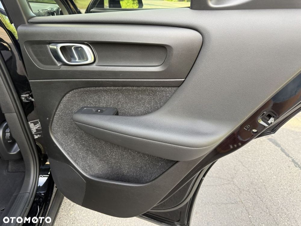 Volvo XC 40 D4 AWD Momentum - 21