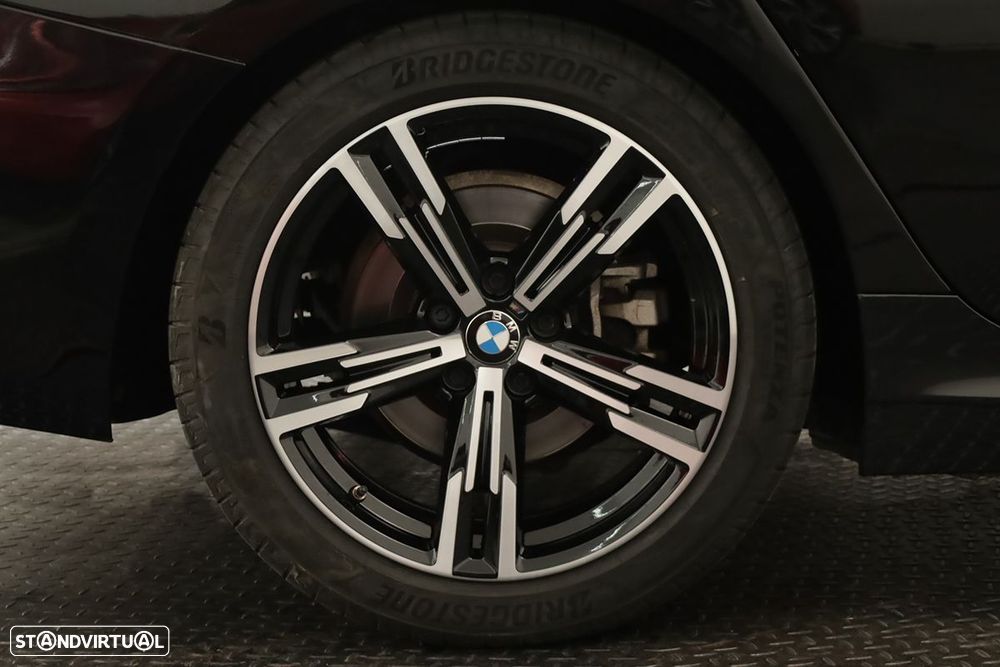 BMW 320 d Pack Desportivo M Auto - 5