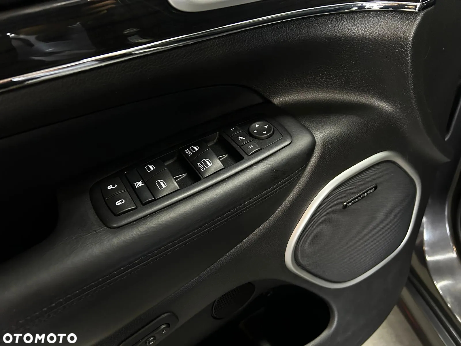 Jeep Grand Cherokee 3.6 V6 Overland Summit - 21