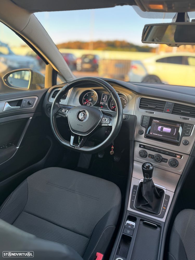 VW Golf Variant - 16